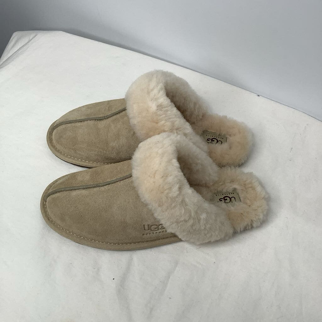 Ugg Shoes 9 Beige