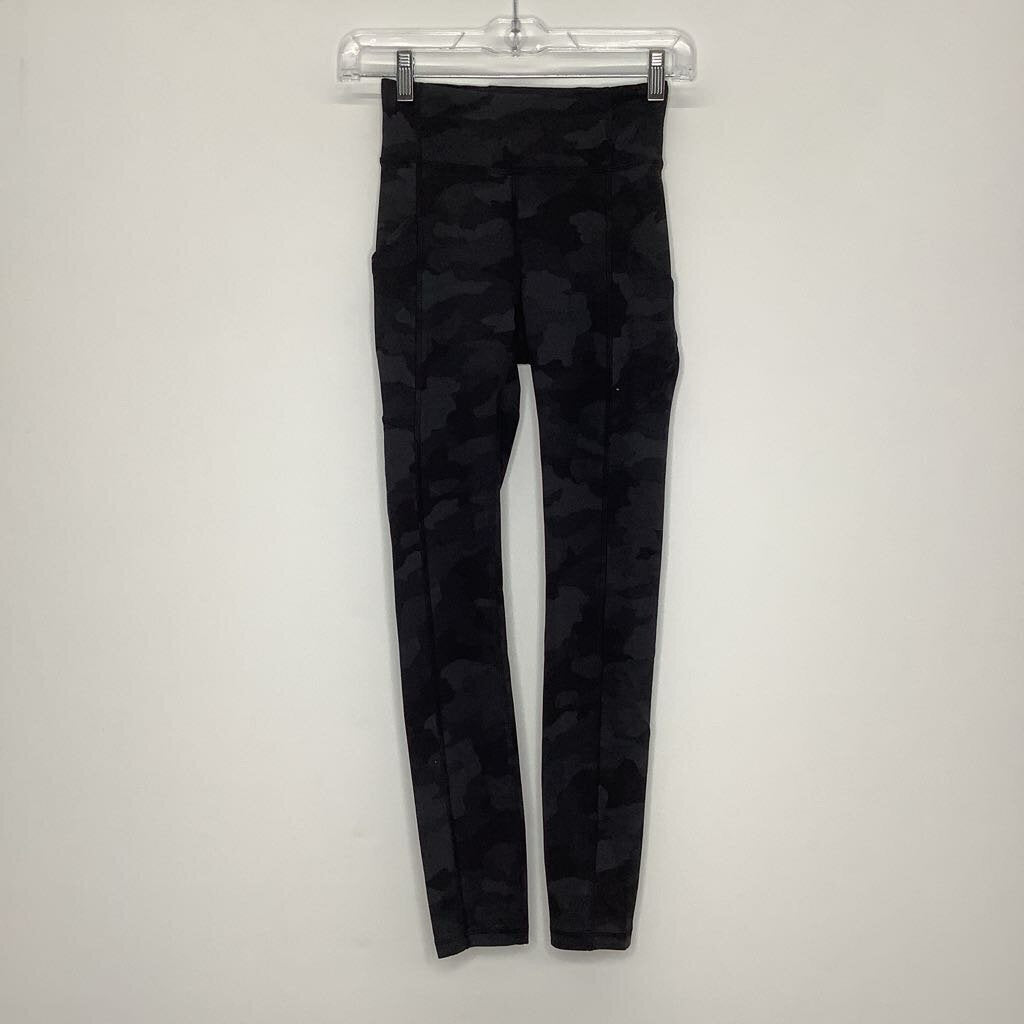 Lululemon Athletic Bottoms 2/XS Black Camo