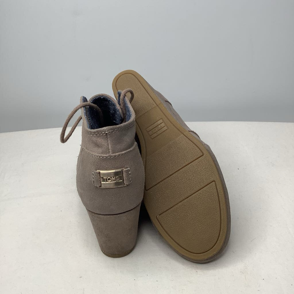 Toms Boots 8.5 Taupe