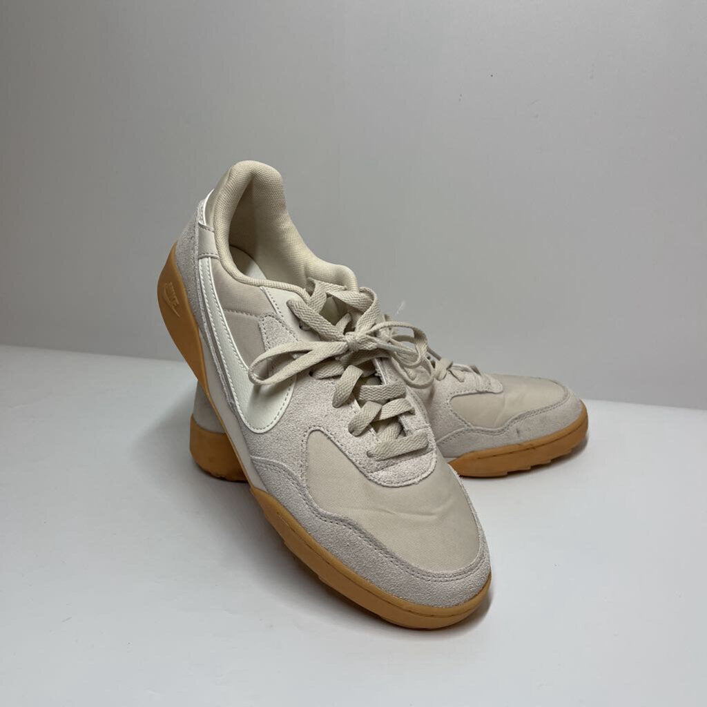 Nike Shoes 10 Tan/White