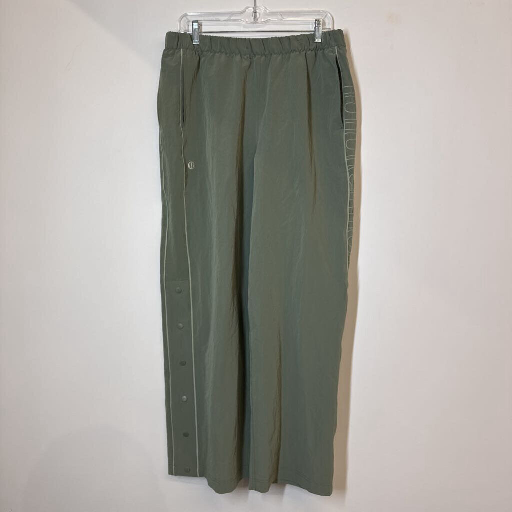 Lululemon Athletic Bottoms L Green