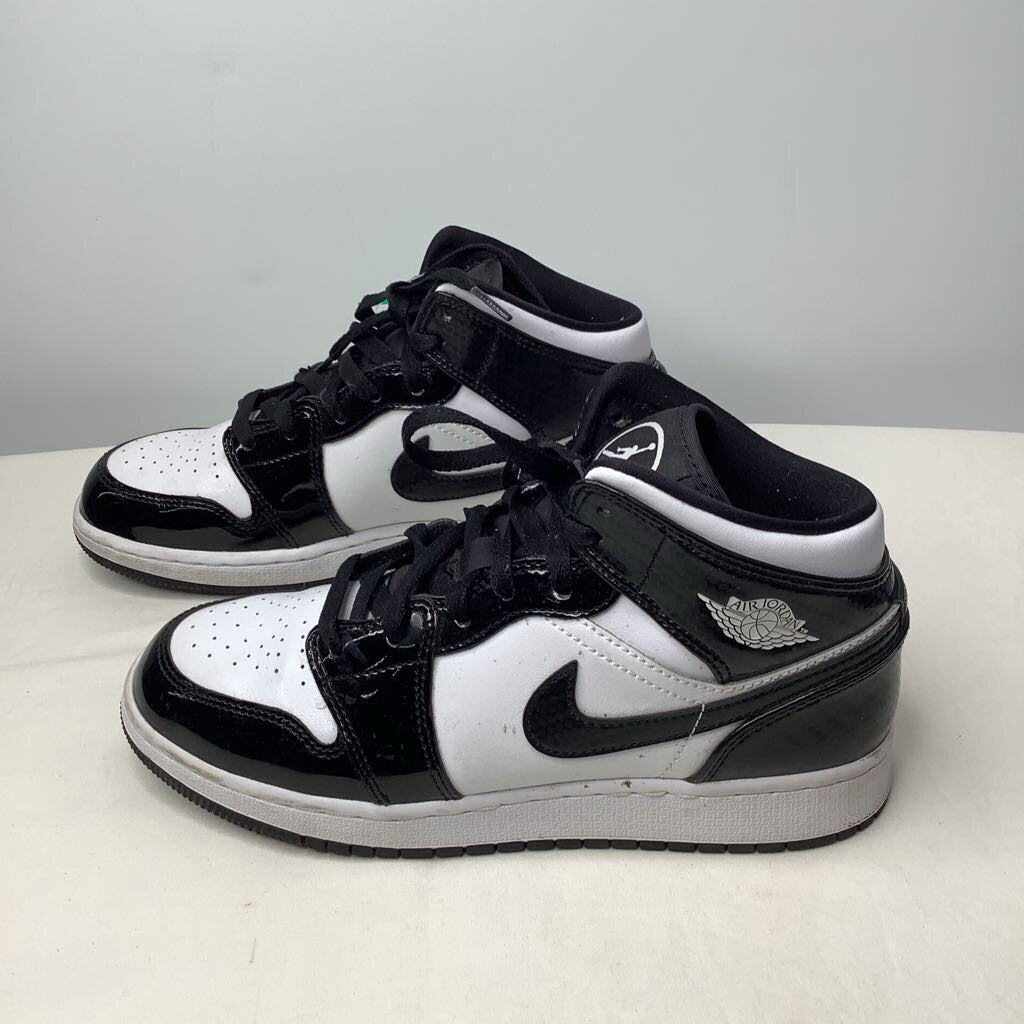 Air Jordan Shoes Shoes W7.5 Y6 BW