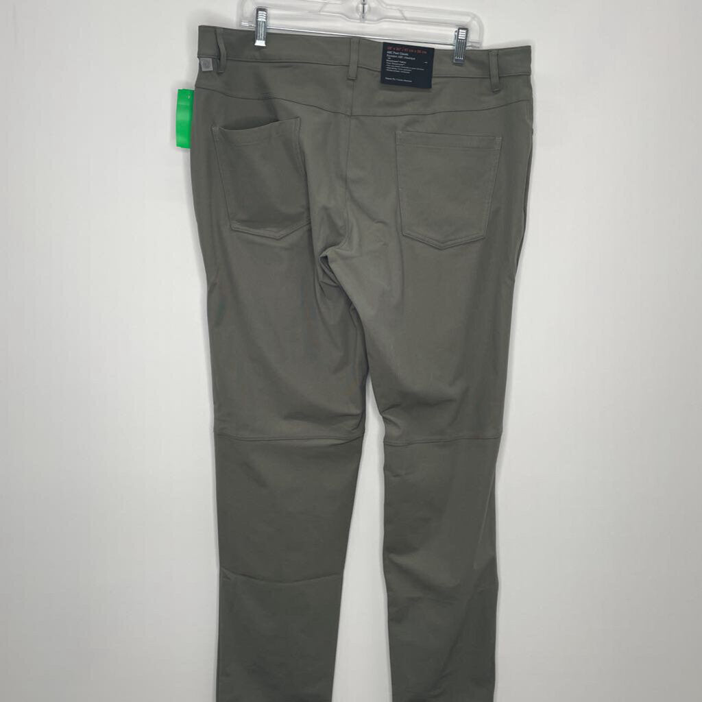 Lululemon Athletic Bottoms Men's 38 Green