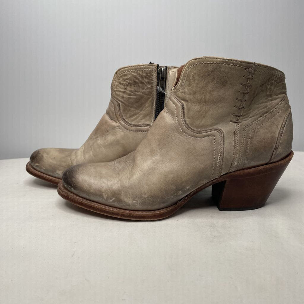 Lucchese Boots 8.5 Cream