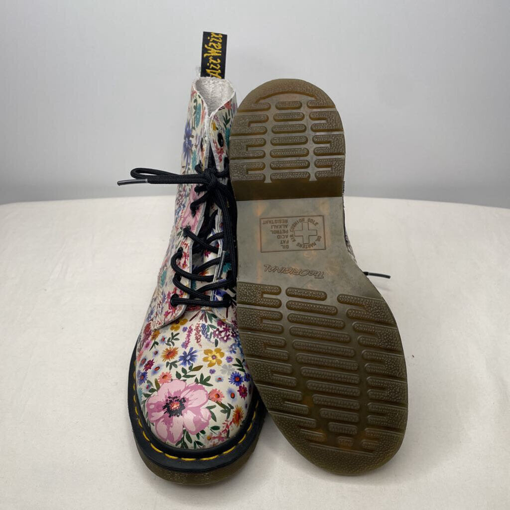 Dr. Martens Boots 7 Pascal Wanderlust