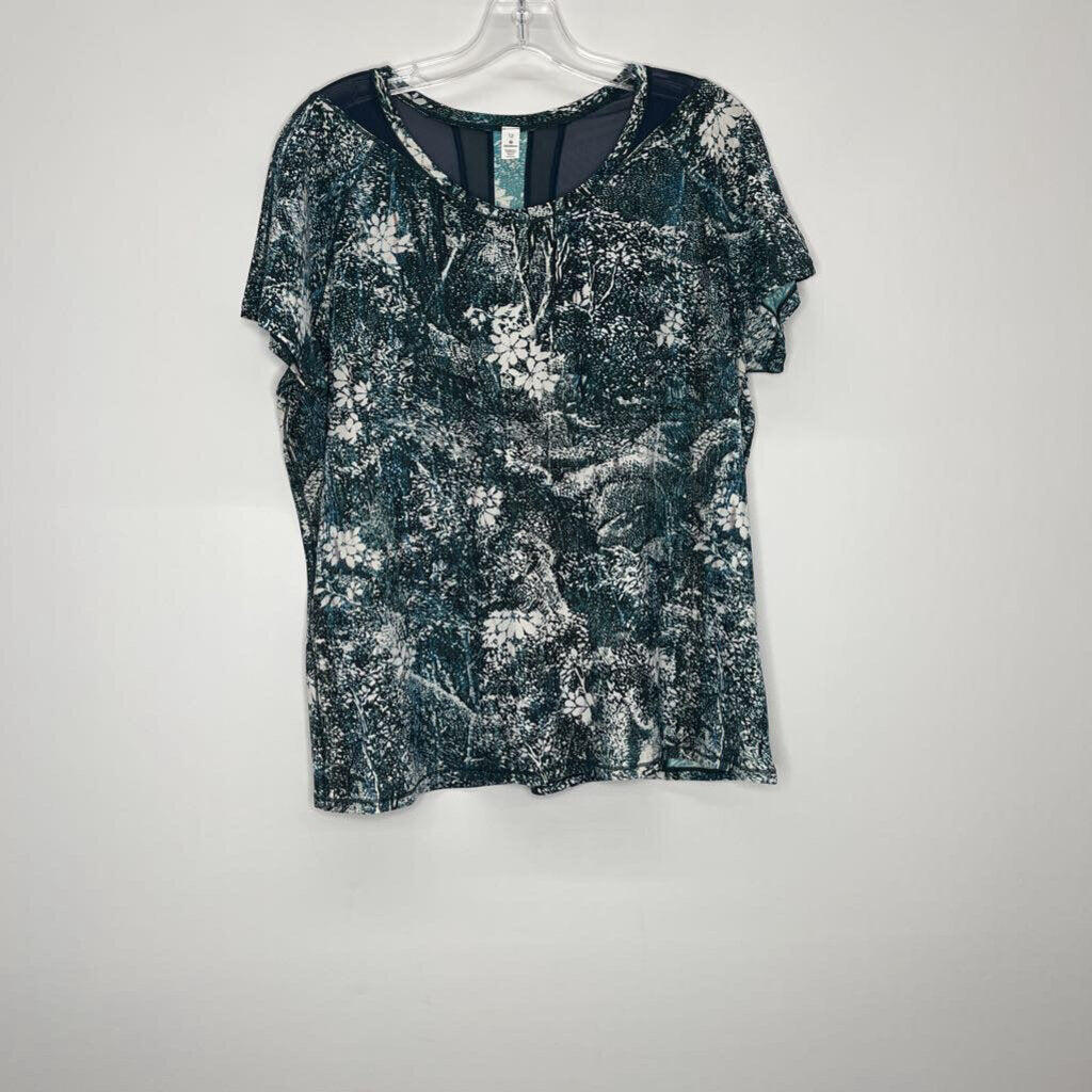 Lululemon Athletic Tops L(12) Navy/White/Teal