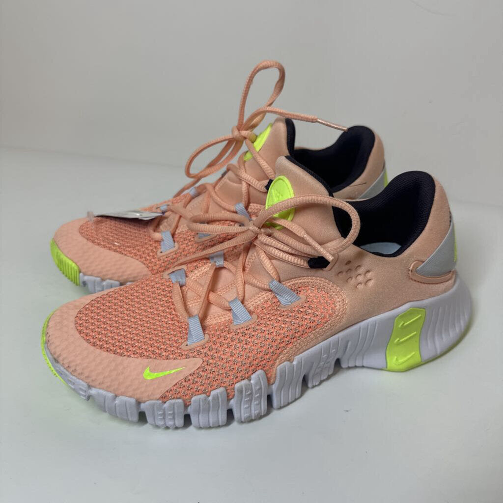 Nike Shoes 8.5 Peach/Lime
