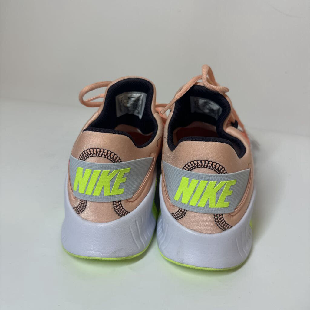 Nike Shoes 8.5 Peach/Lime