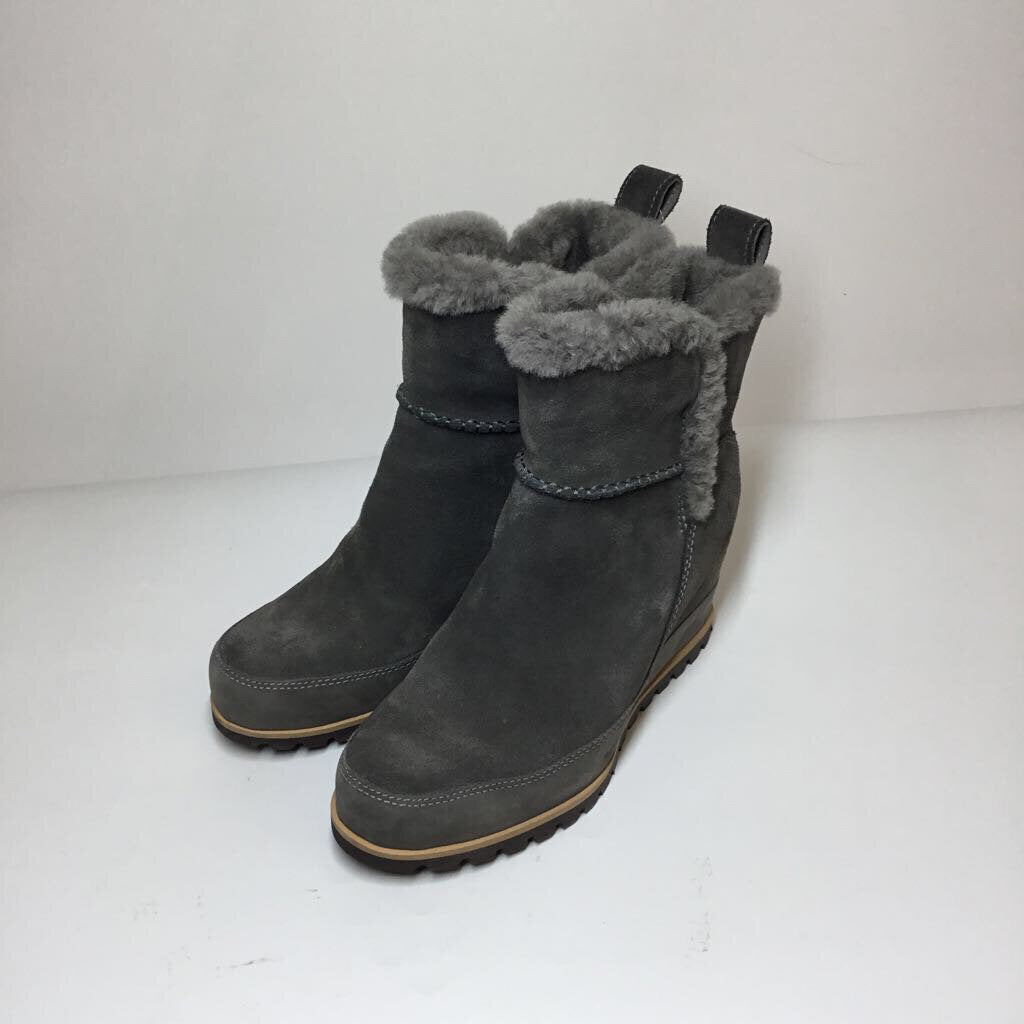 Ugg Boots Boots 6.5/7 Gray