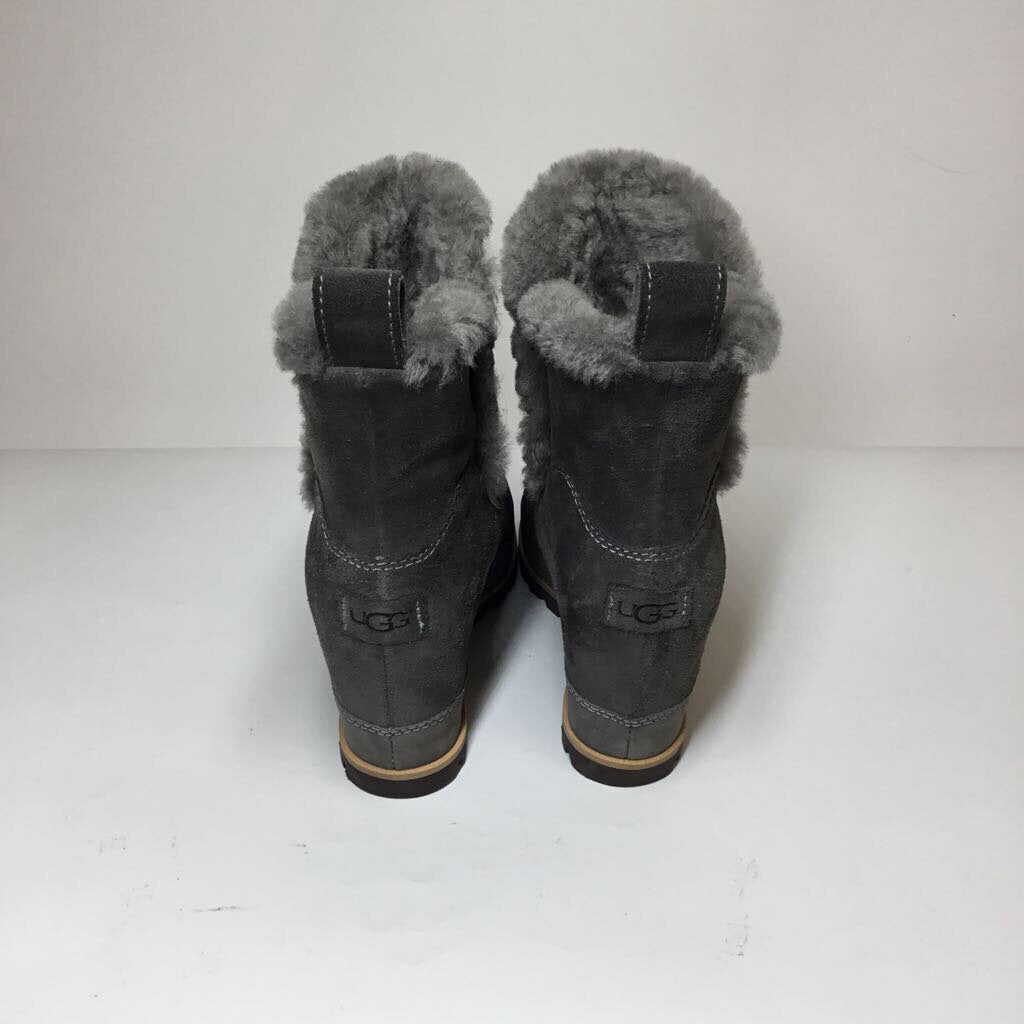 Ugg Boots Boots 6.5/7 Gray