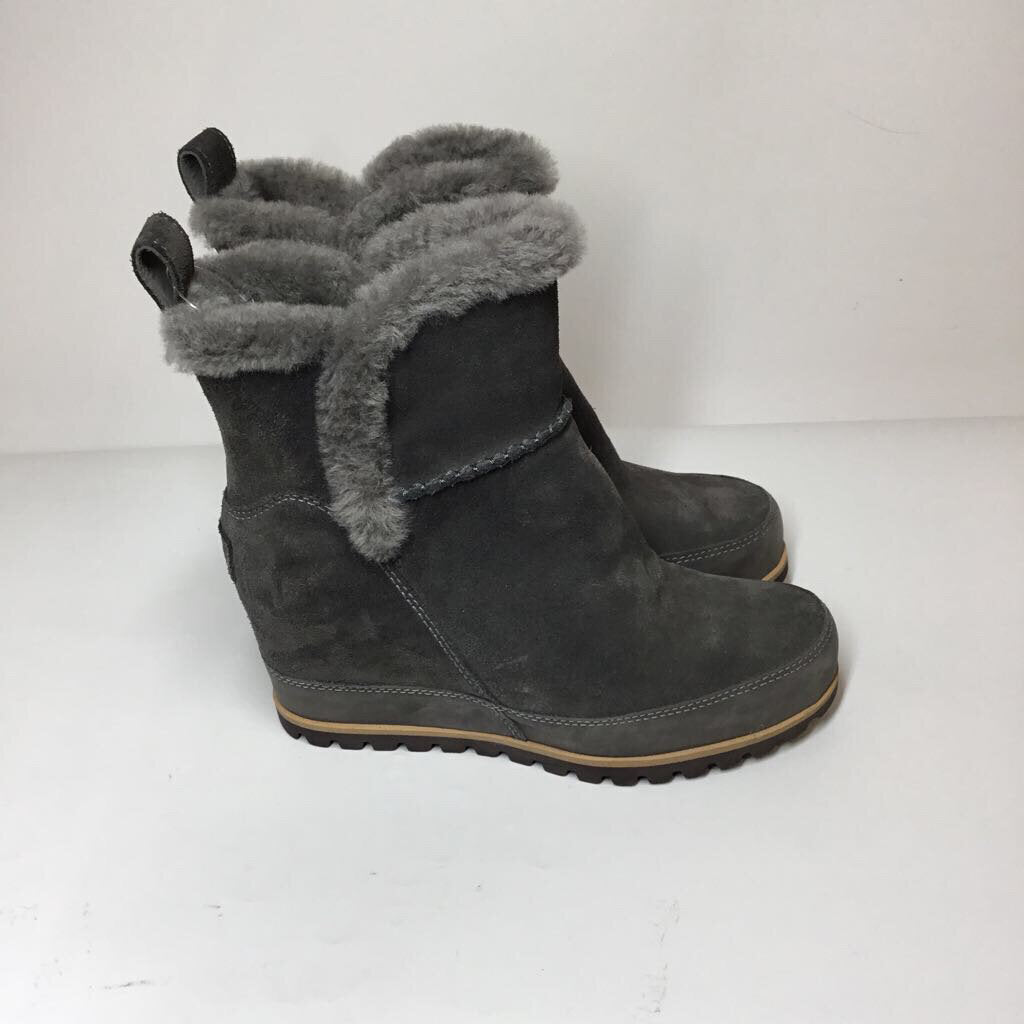Ugg Boots Boots 6.5/7 Gray