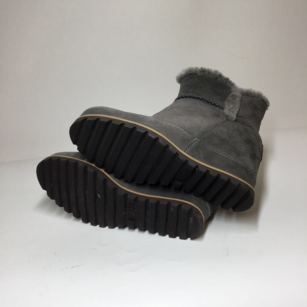 Ugg Boots Boots 6.5/7 Gray