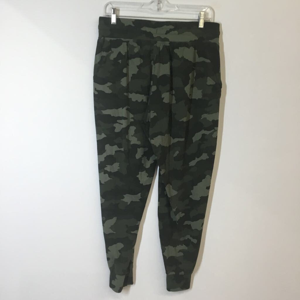Lululemon Athletic Bottoms 10/M Green