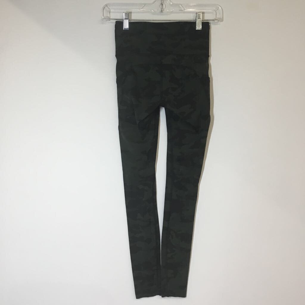 Lululemon Athletic Bottoms 2/XS Green/Camo