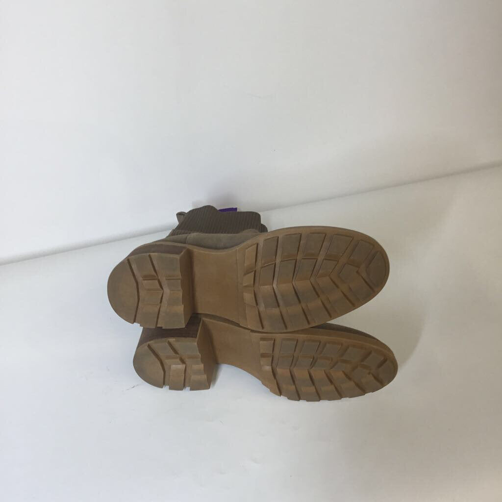 Steve Madden Boots 9 taupe