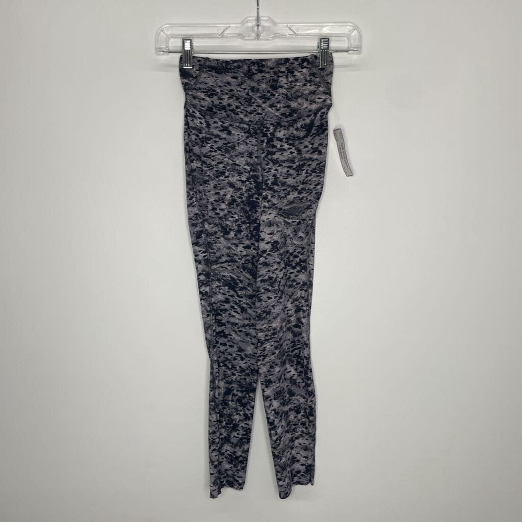 Lululemon Athletic Bottoms S grey/black