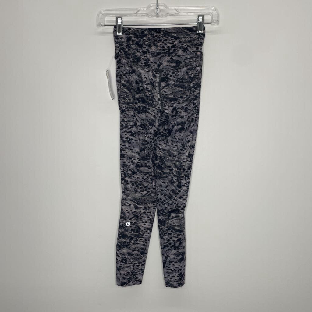 Lululemon Athletic Bottoms S grey/black