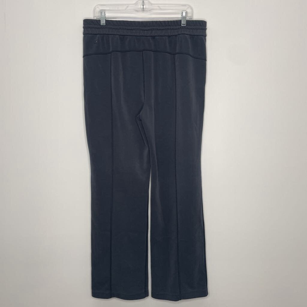 Lululemon Athletic Bottoms L(12) Gray