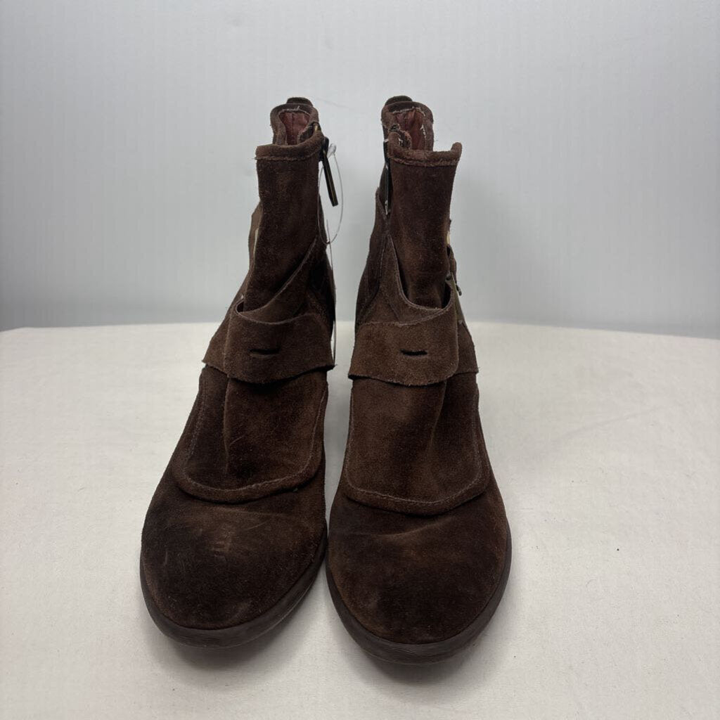 Donald J Pliner Boots 8 Chocolate Brown
