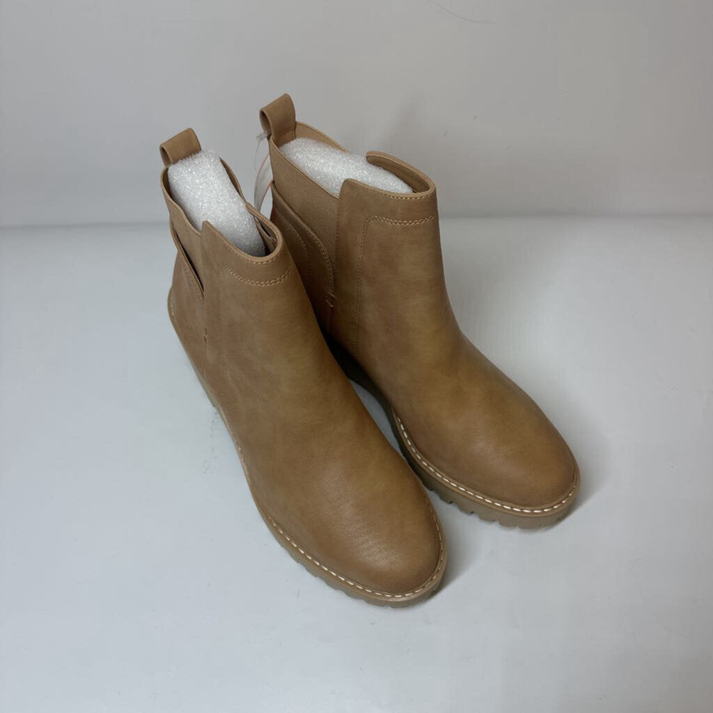 Dolce Vita Boots 10 Tan