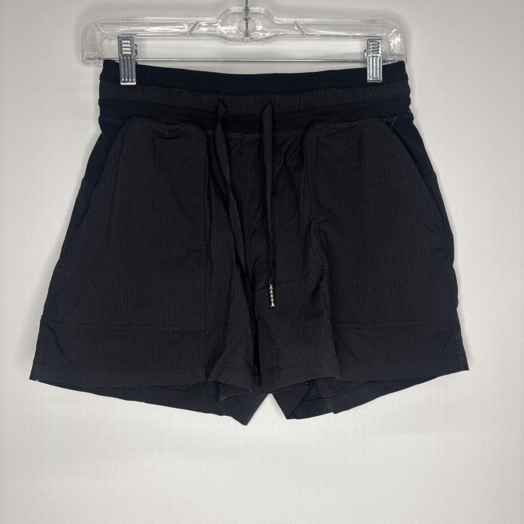 Lululemon Athletic Bottoms 4/S Black
