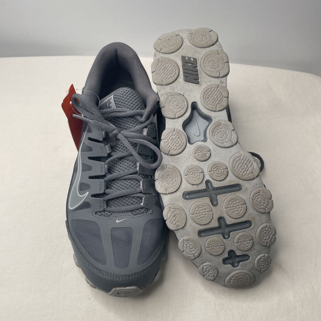 Nike Shoes M 9.5 Gray
