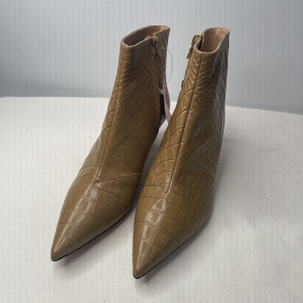 Boots 7 Tan Croc