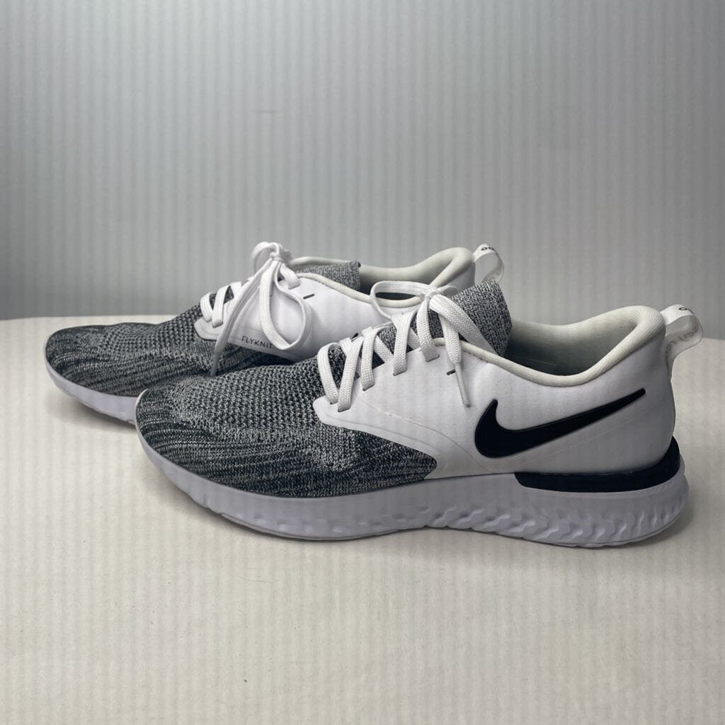 Nike Shoes 9.5 White/Gray