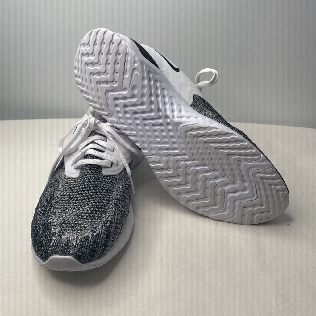 Nike Shoes 9.5 White/Gray