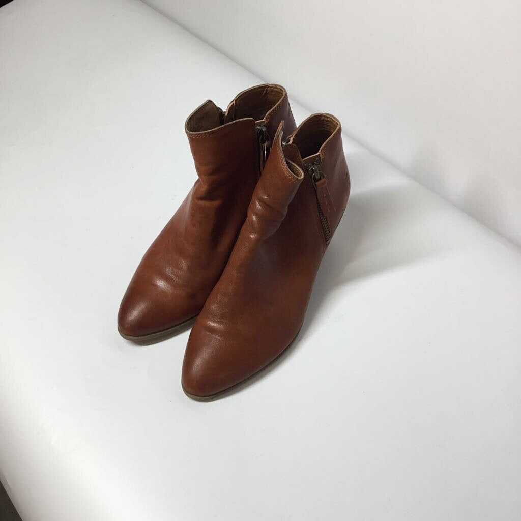 Frye Boots 6.5 Brown