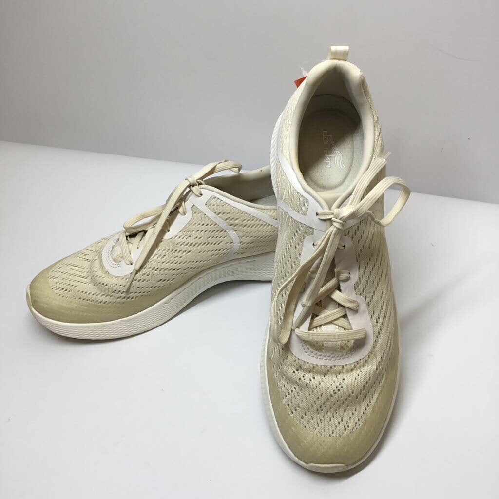 Dansko Shoes 10.5 Cream