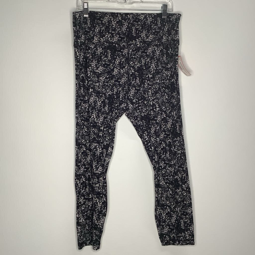 Lululemon Athletic Bottoms 16/XL Black/Gray