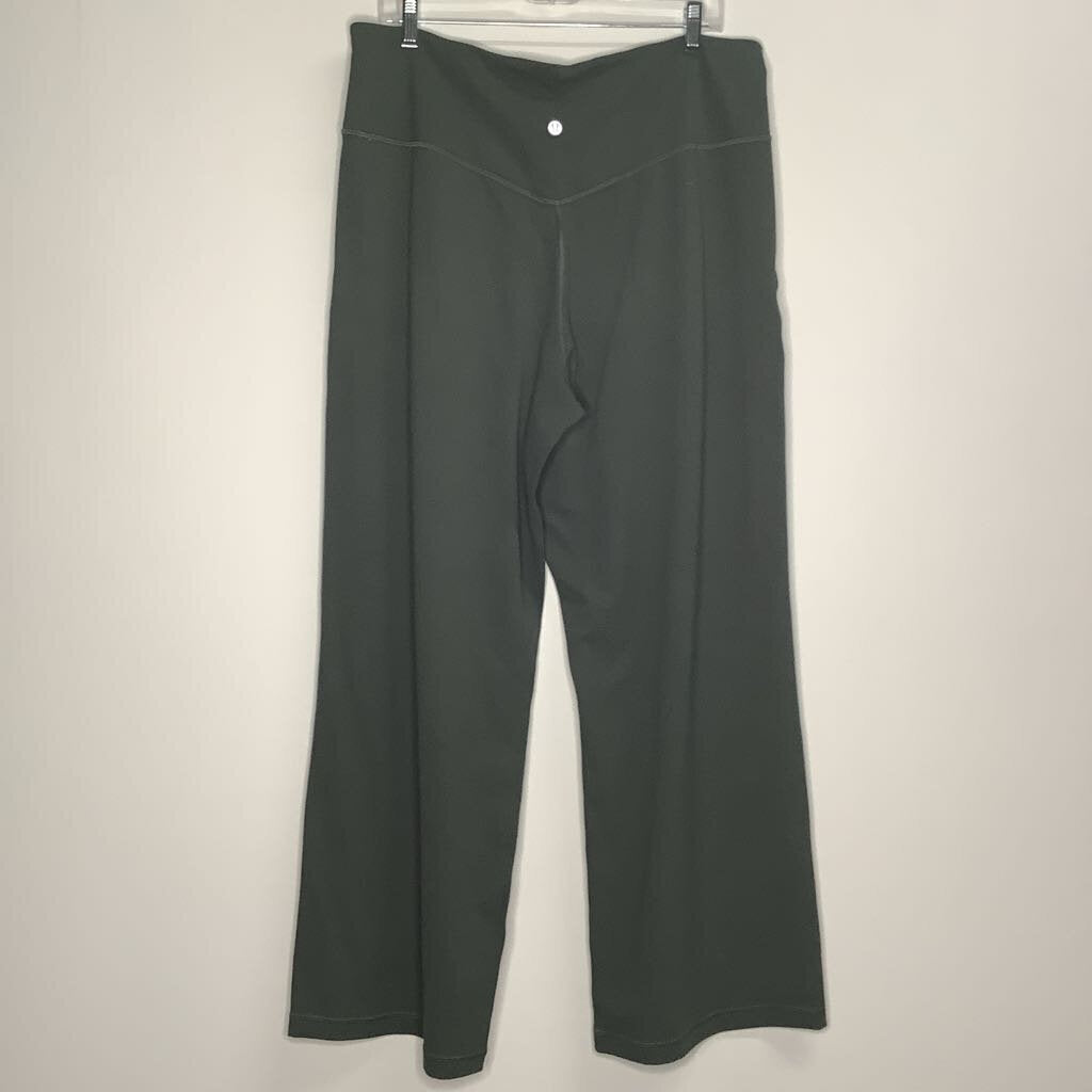 Lululemon Athletic Bottoms 16/XL Green