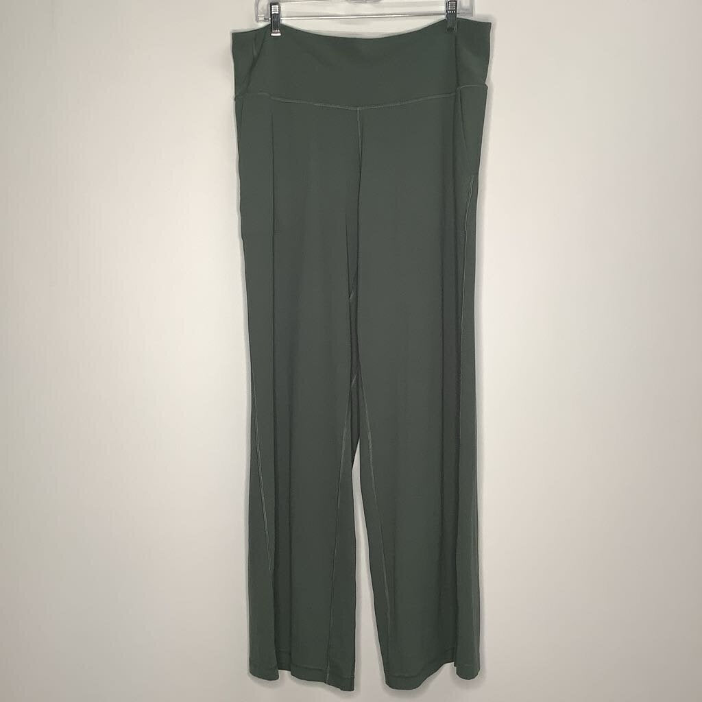 Lululemon Athletic Bottoms 16/XL Green