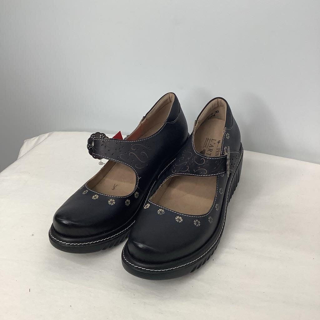 L'artiste Shoes 8/8.5 Black