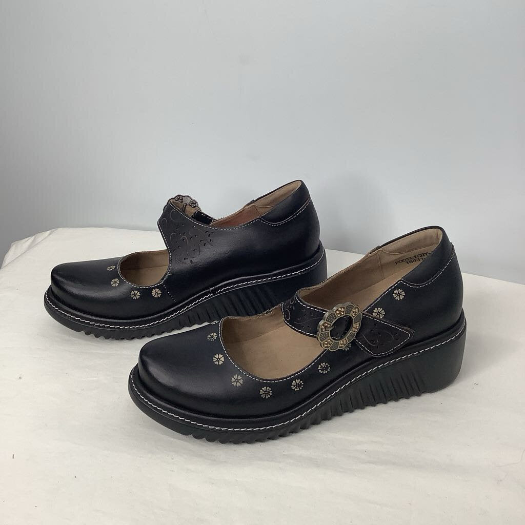 L'artiste Shoes 8/8.5 Black