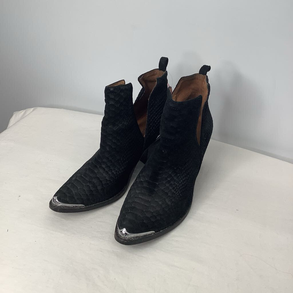 Boots 9.5 Black