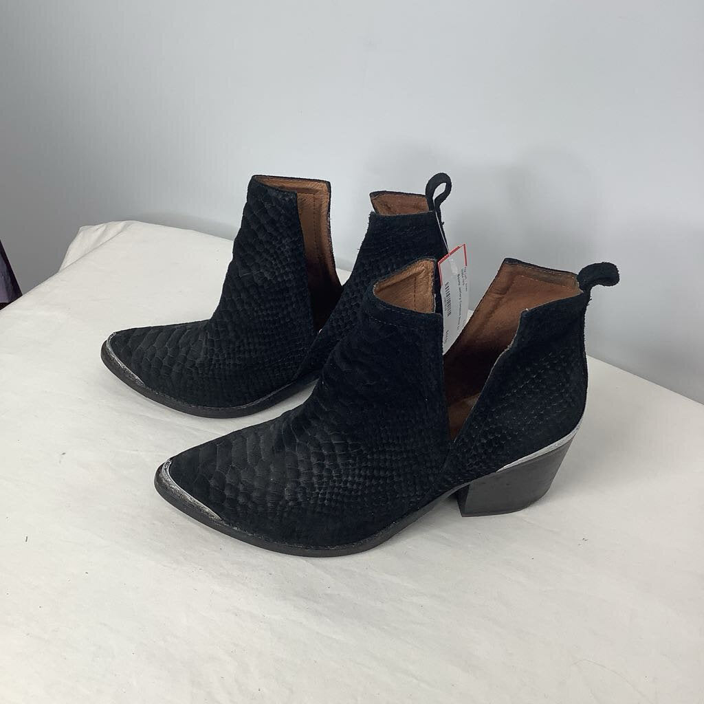 Boots 9.5 Black