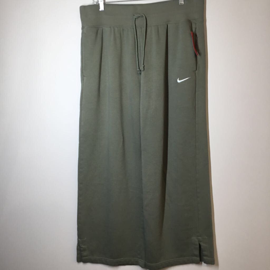 Nike Athletic Bottoms XL Green