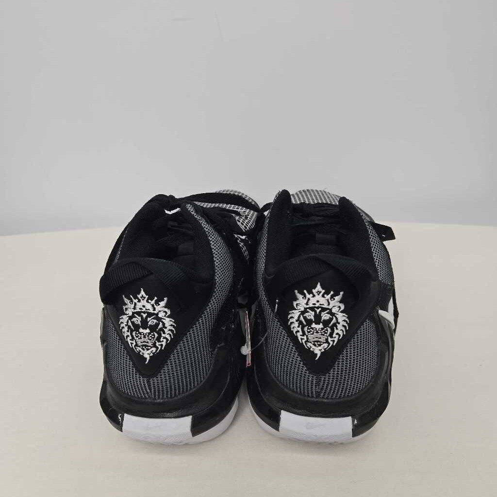 Nike Shoes 7.5 Black/White
