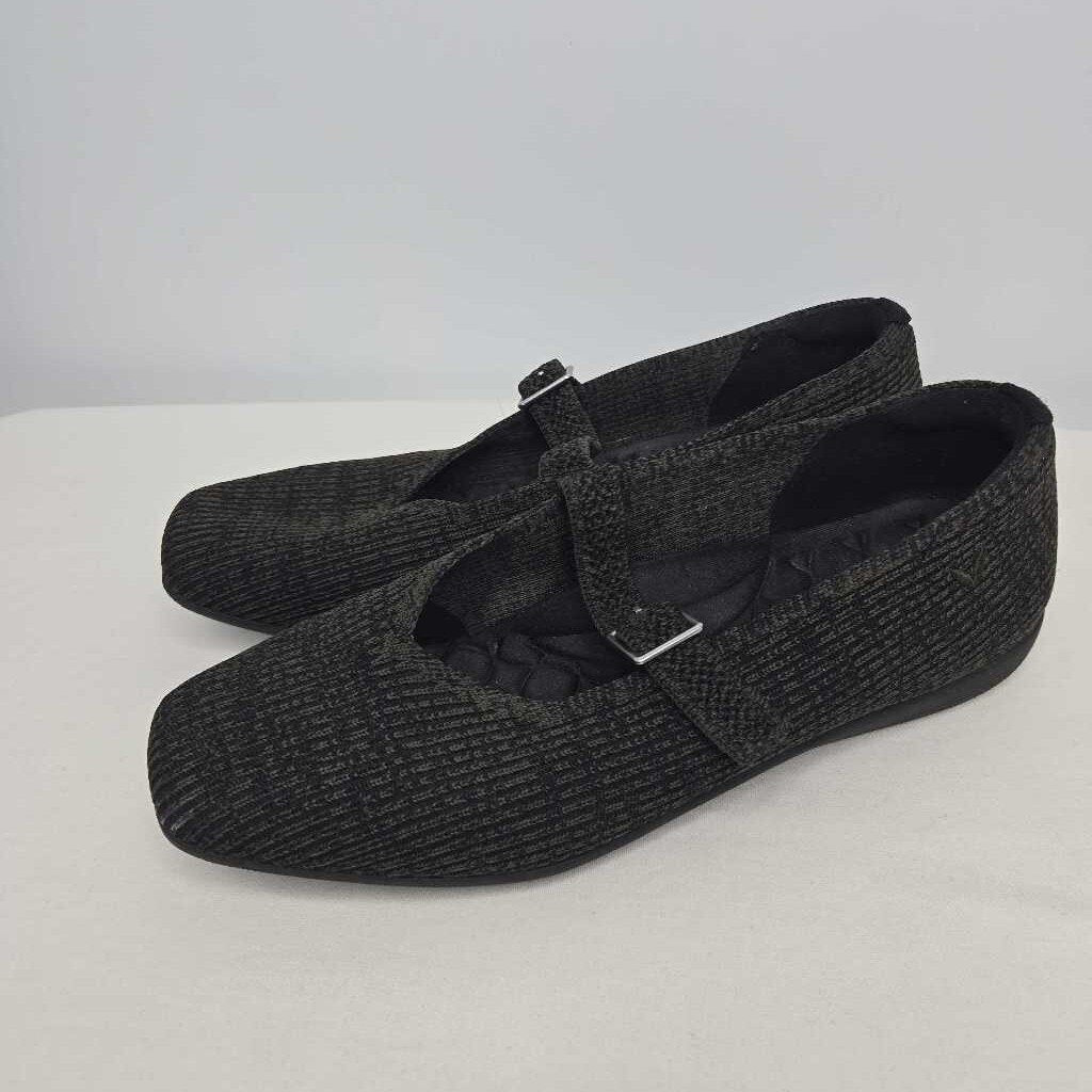 Shoes 6.5 Green/Brown