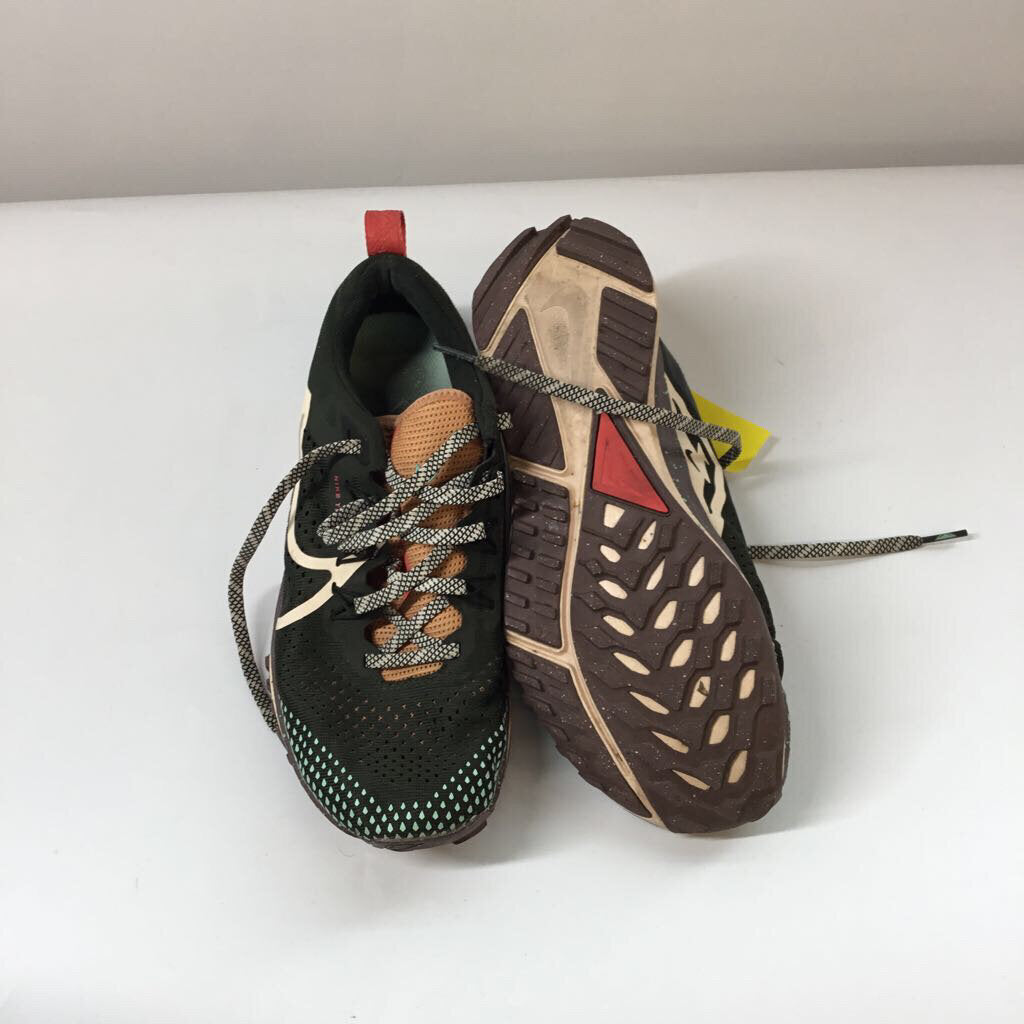 Nike Shoes 8 Green/Orange/Pink