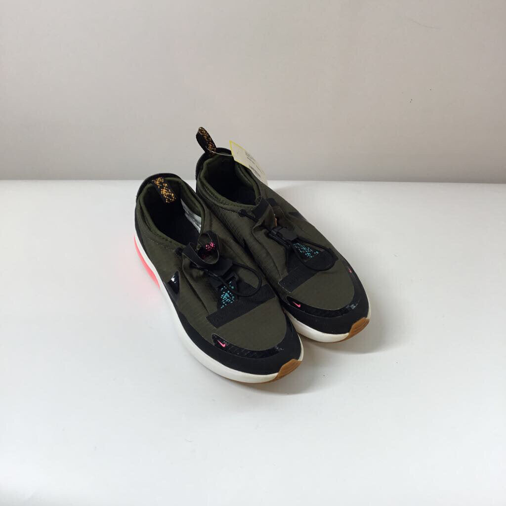 Nike Shoes 8 Green/Pink