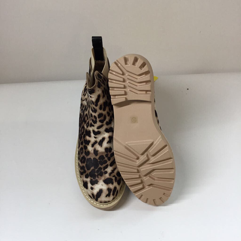 No brand Boots 8.5 Animal Print