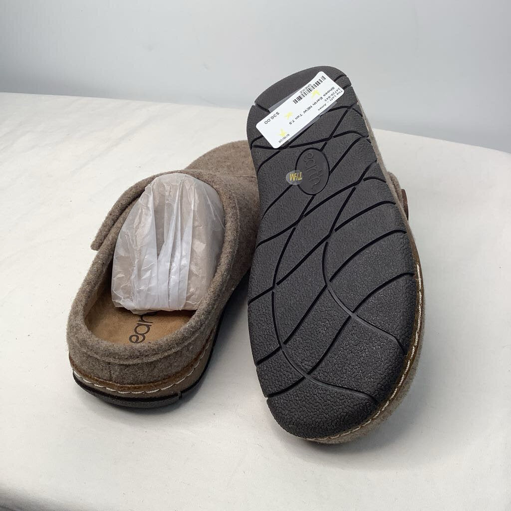 Earth Shoes 7.5 Tan