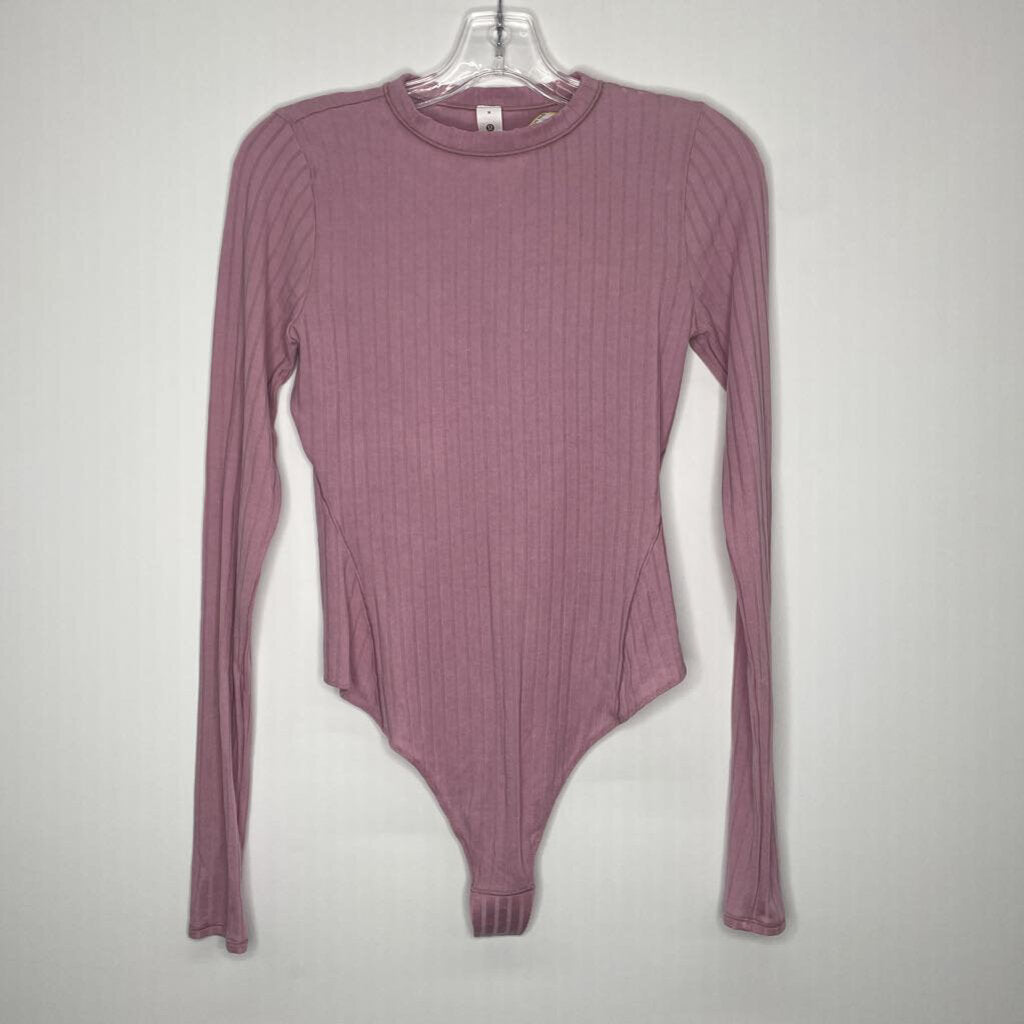 Lululemon Athletic Tops M Lilac