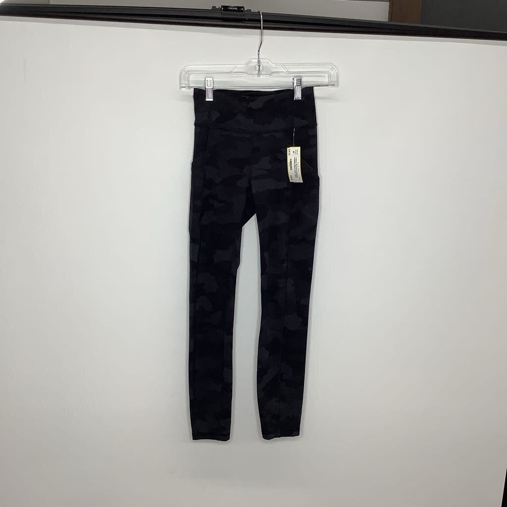 Lululemon Athletic Bottoms XS(2) Black Camo