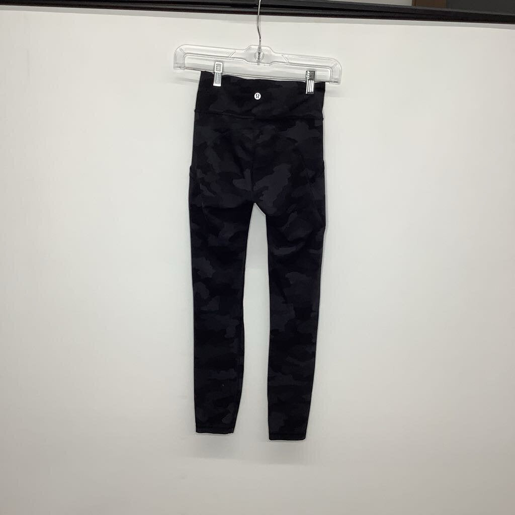 Lululemon Athletic Bottoms XS(2) Black Camo