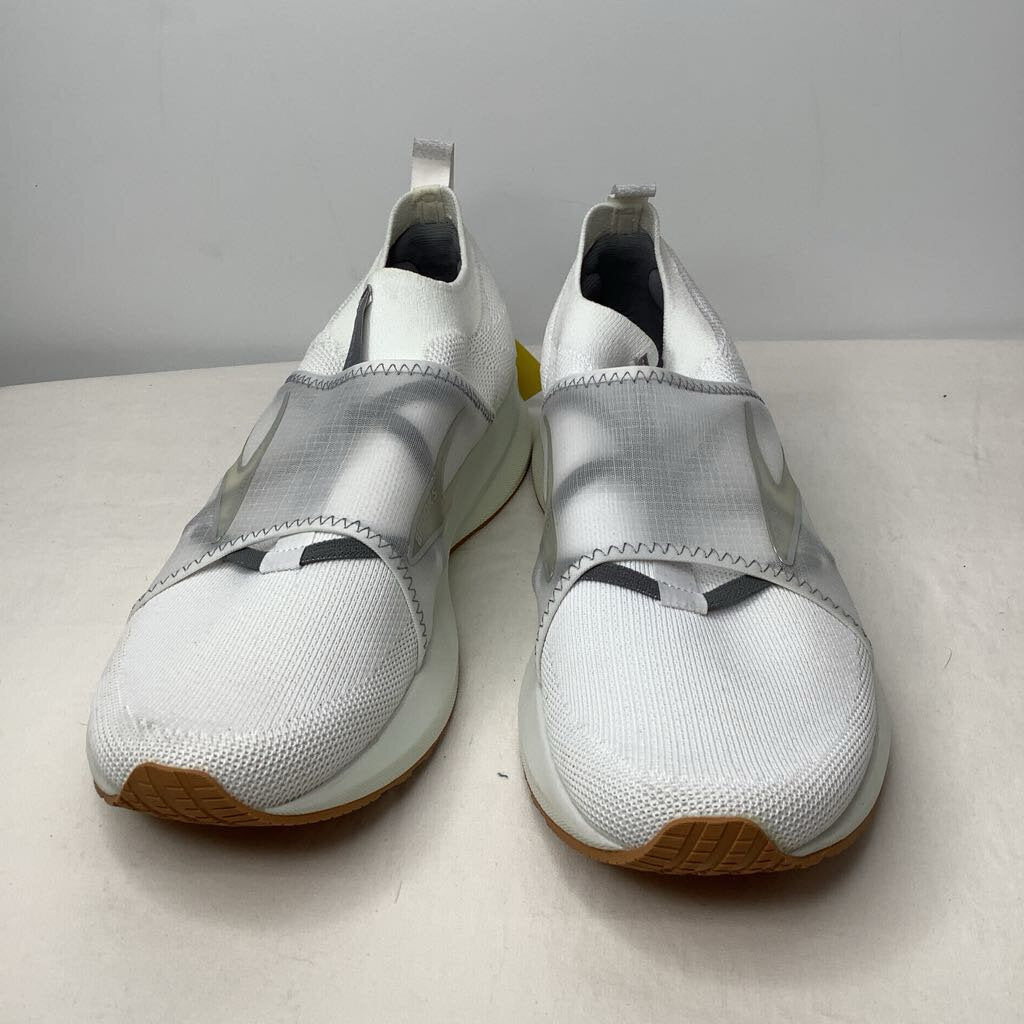 Brooks Shoes 9.5 White/gray