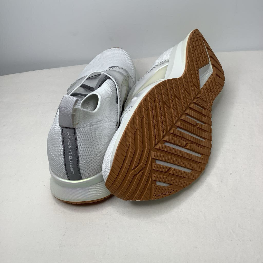 Brooks Shoes 9.5 White/gray